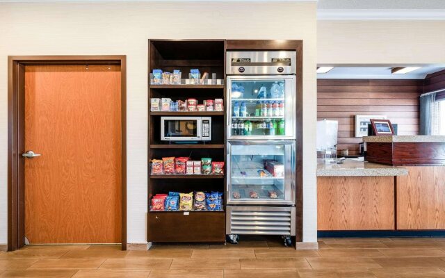 AmericInn by Wyndham Minot