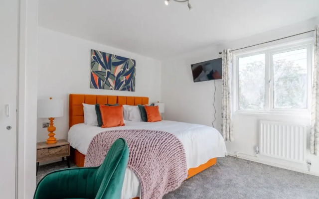 Newly Renovated 2-Bed Home in Newport