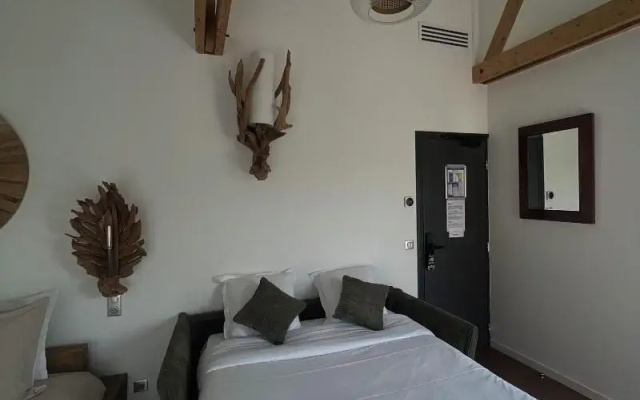 FRATERNITY-HOTEL