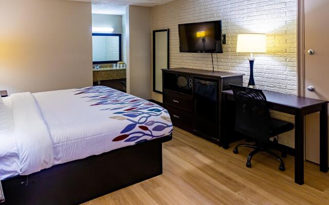 Red Roof Inn Savannah - Richmond Hill/ I-95