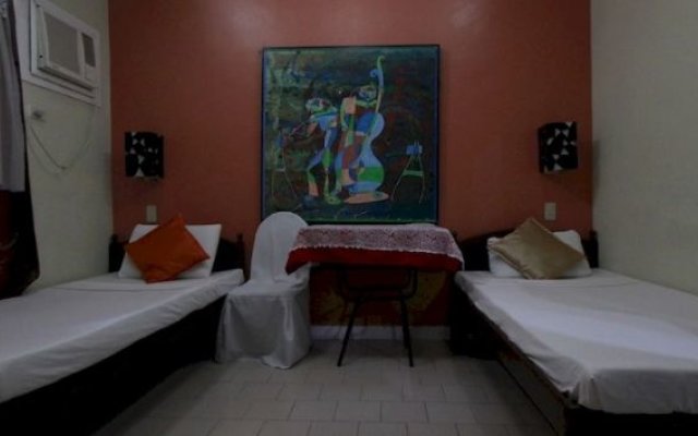 Ponce Suites Gallery Hotel