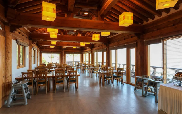 Hanok Hotel Odongjae