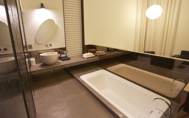 JS The Classic Hotel