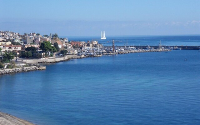 6- Lovely Apartment in Front of the sea