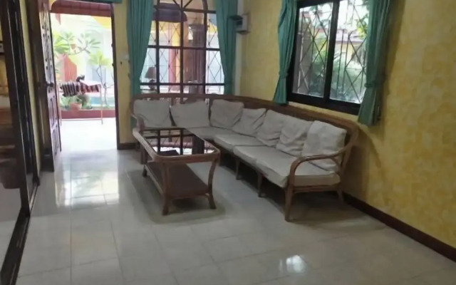 OYO Ban Elephant Blanc Apartment