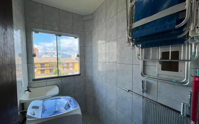 Aprecie Mariscal Nesta Hospedagem a 150 M do Mar - V4