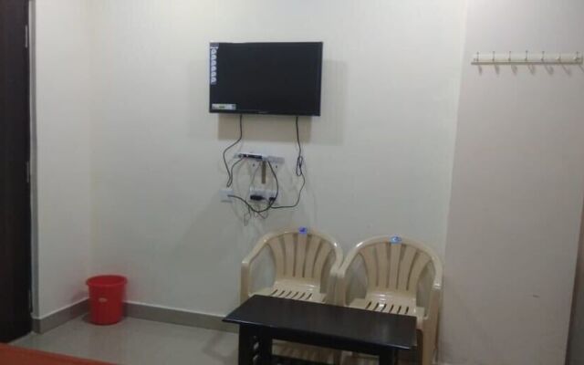 iROOMZ Hotel Sri Kanya Residency