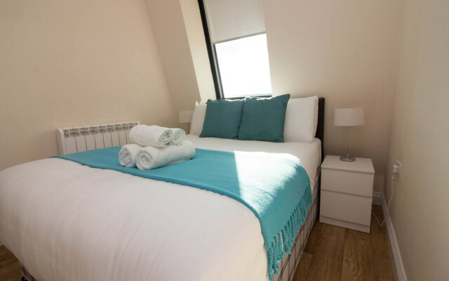 Stayzo Premiere Serviced Accommodation - 17