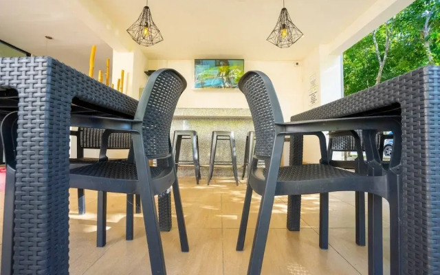 Luxury Apartment With Poll