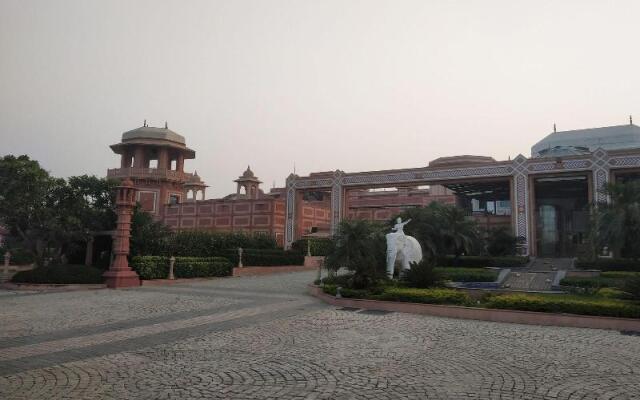 Orient Taj Hotel &Resort