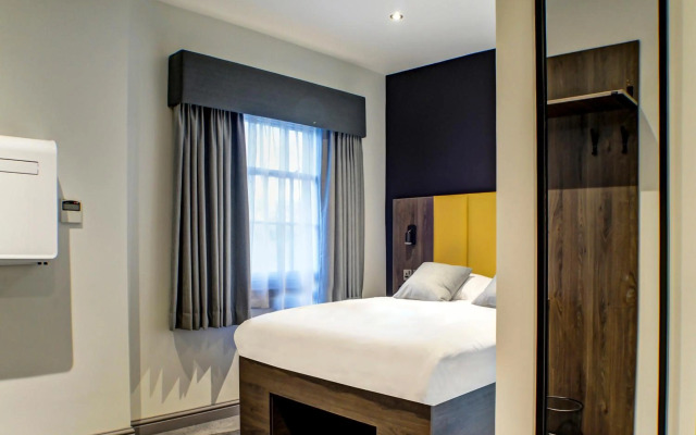 OYO Tamworth Arms Boutique Pub & Hotel