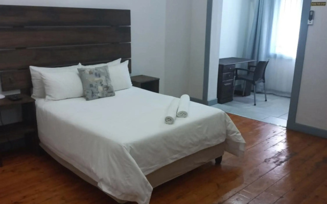 Triple9 Hatfield Guesthouse
