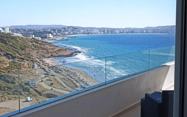 Intimate Apartment with a beautiful view