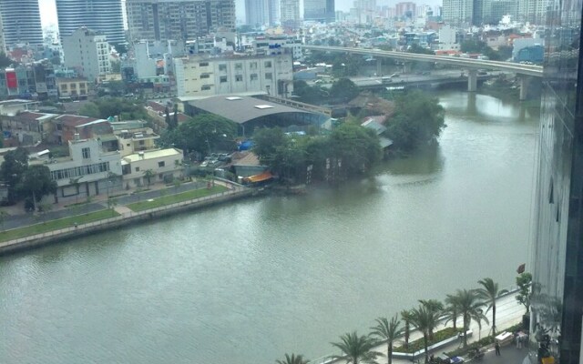 Lux River View Condo 400 meter to Center