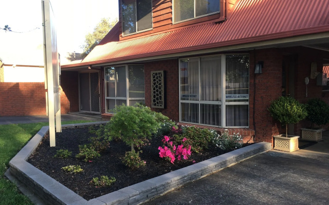 AAt 28 Goldsmith Motel