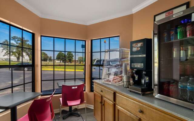 Econo Lodge Cornersville