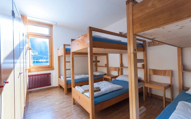 Youth Hostel Pontresina – Guest Rooms – Pontresina
