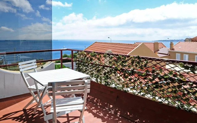 Sunset Balcony in Estoril - Checkinhome