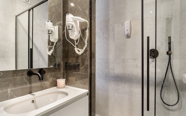 Lumina comfortable apartment in Warshaw