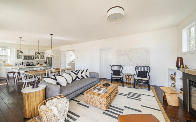 Lake & Vine Villa #15