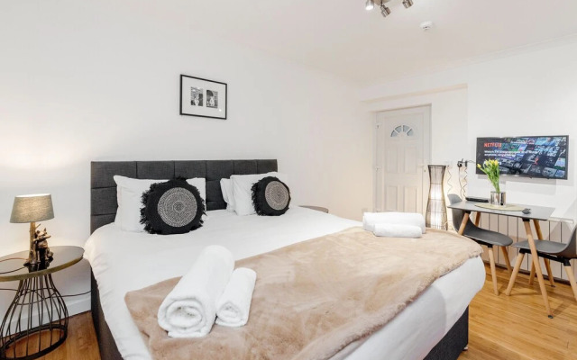 Kings Road Apartments