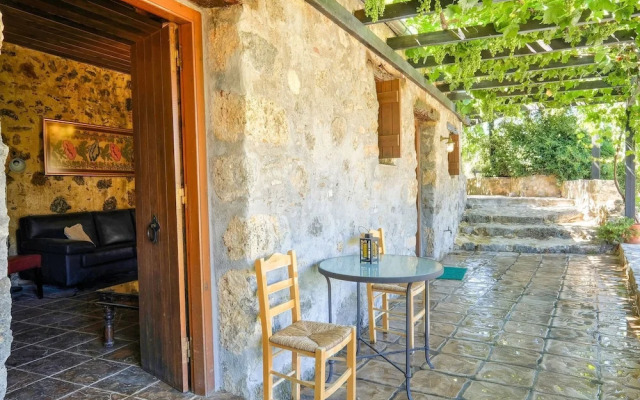 Inviting Villa In Palaiochora With Sea And Mountain Views