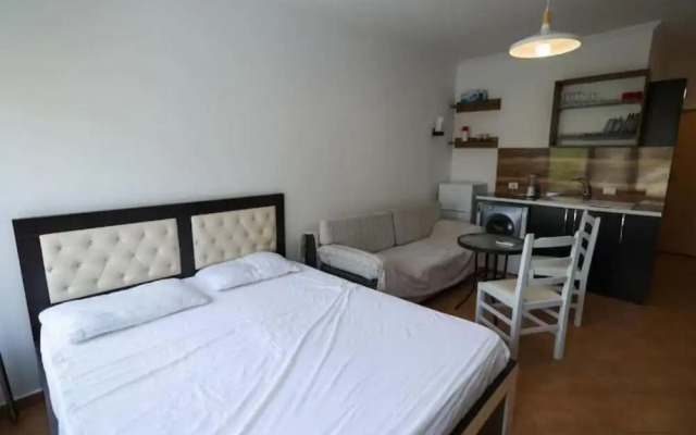 Tirent Apartment-Beachfront Studio at Shkembi i Kavajes
