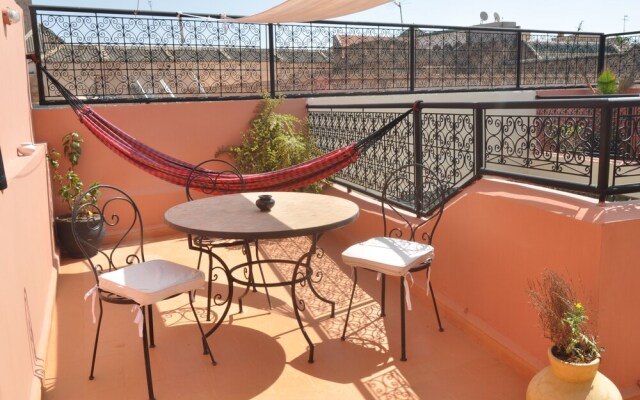 Cozy Room in the Heart of Ancient Medina Riad