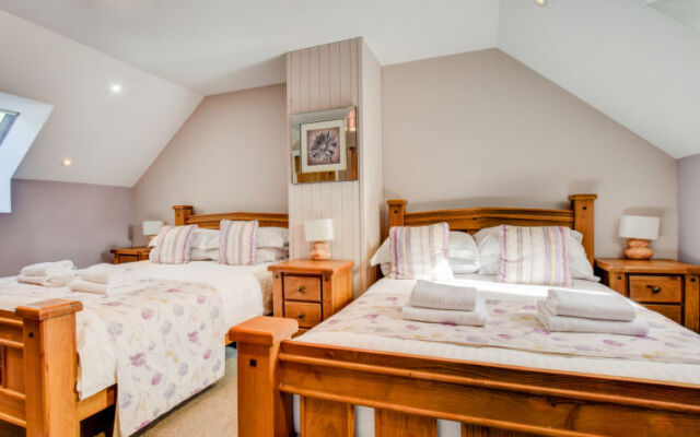 Holiday Home Sgubor yr Onwydden