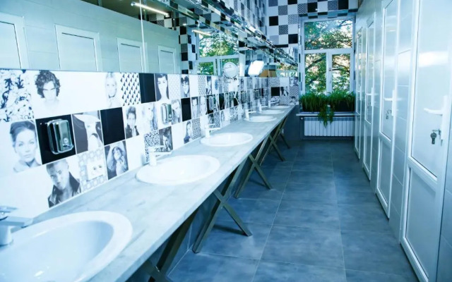 Coin Apartments & Hostel