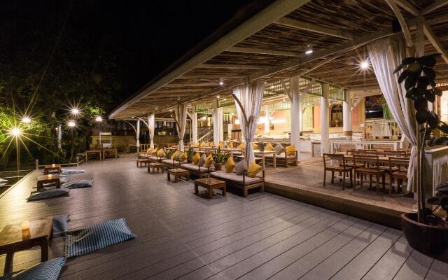 Ma Doo Bua Phuket (มาดูบัวภูเก็ต)