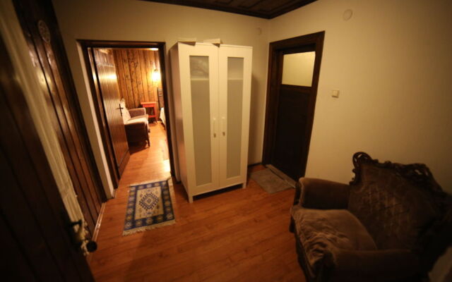 Akropolis Guest House