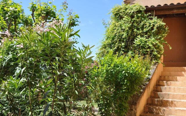 The Awning Housecosy Holiday Home in Rustrel With Swimming Pool