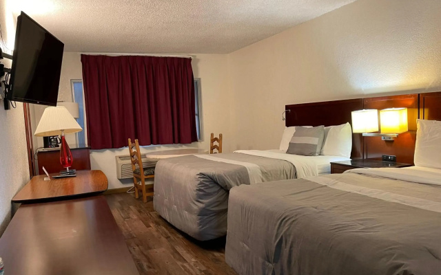 Travelers Beach Inn
