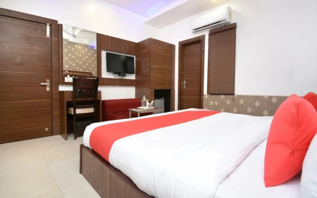 FabHotel Platinum Inn & Suites