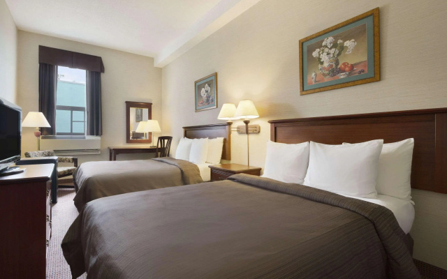 Days Inn by Wyndham Toronto East Beaches