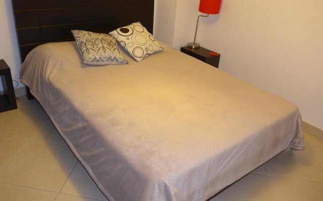Patrice's Fully Furnished Apartment Medellin