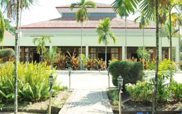 Pathein Hotel