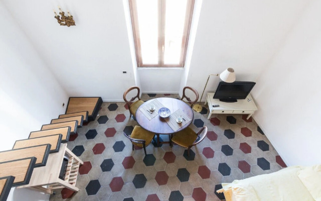 Sunny Apartment Navona Sq