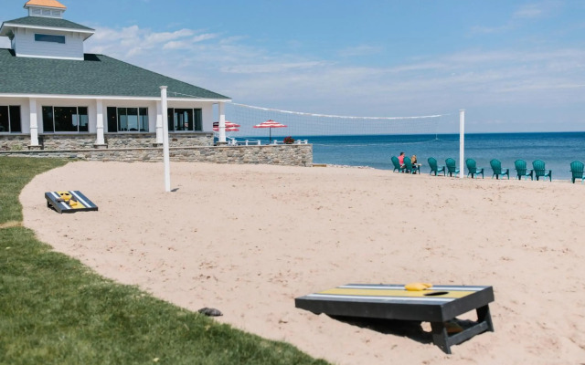 Breakers Resort & Beach Bar