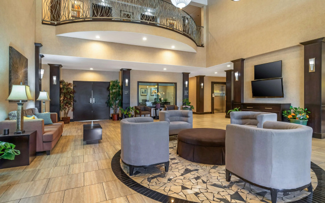 Best Western Plus Lytle Inn & Suites