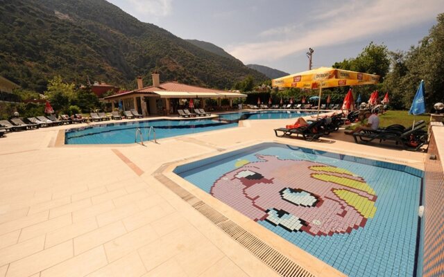 Mavruka Hotel