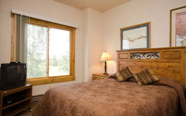 The Rockies by Retreatia