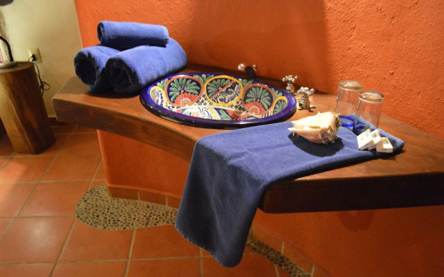 Lo Nuestro Petit Hotel