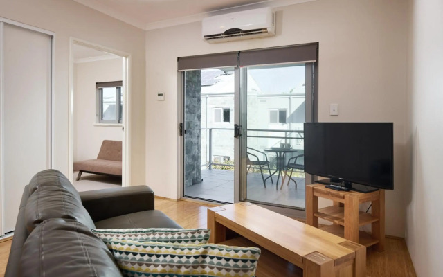 Airport Apartments by Vetroblu