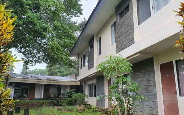 Capital O 90192 Hotel Pcp Trawas