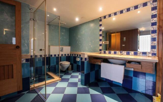 EDINBURGH Motel