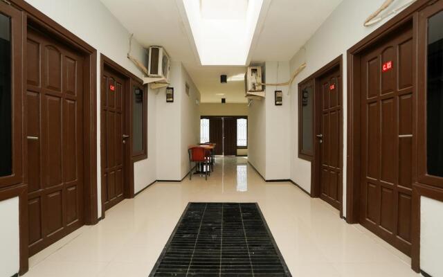 OYO 1541 Padang Pasir C-12 Residence