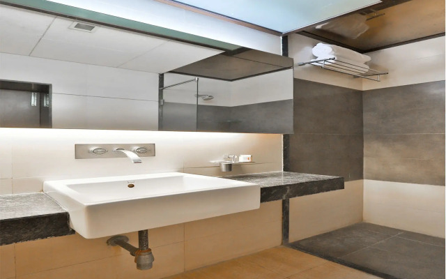 OYO 1271 Hotel Raajpath
