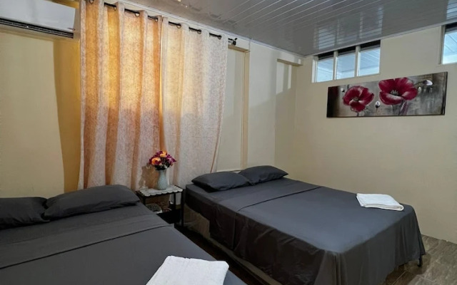 Queen's Comfort Inn